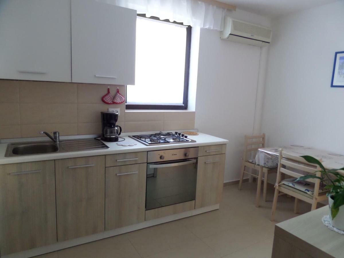 Apartmani Lili Mali Losinj Bagian luar foto